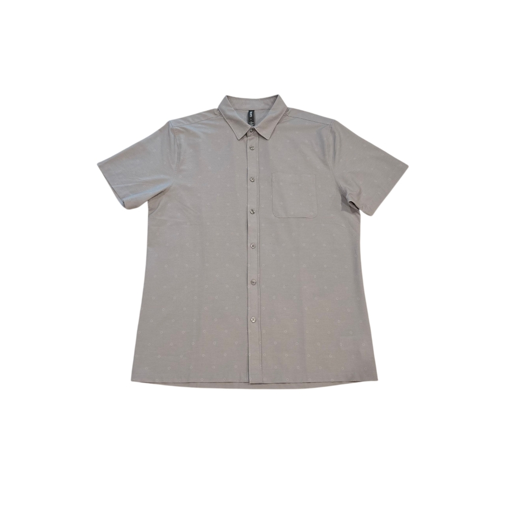 VUORI Short Sleeve Pocket Button Down (Men's Large)